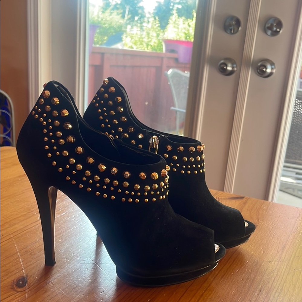 BCBG Black and Gold Stiletto Heels with Peep-Toe
